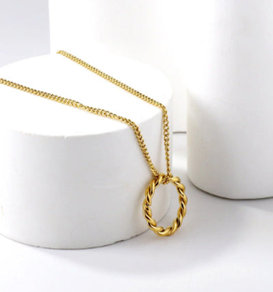 Women's Minimalist Twist Necklace